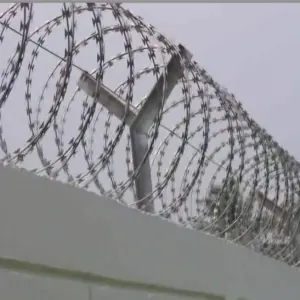 102 انجاز الظل للمظلات والسواتر | شبوك